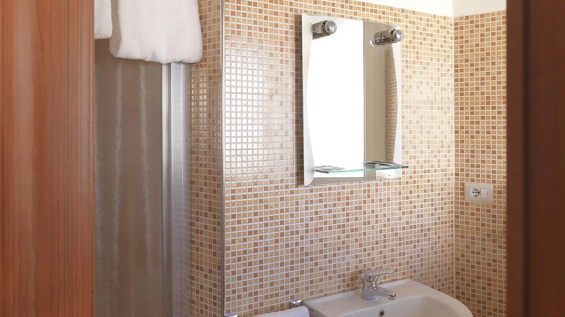 Hotel Arco Romana Milan 3*,